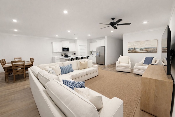 Living room, kitchen, dining