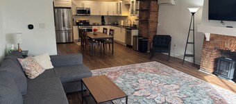 3-bedroom house in quiet neighborhood of Pittsburgh close to everything.