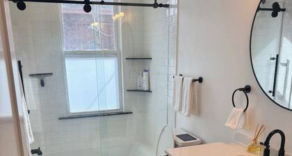 3-bedroom house in quiet neighborhood of Pittsburgh close to everything.