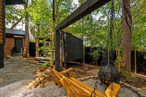 Terrace/patio - Couples Dream Escape  Private Theater & Hot Tub (Sevierville)