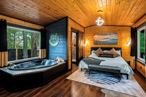1 bedroom, free WiFi, bed sheets - Couples Dream Escape  Private Theater & Hot Tub (Sevierville)