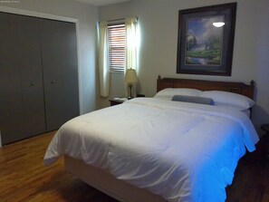 3 habitaciones, escritorio, tabla de planchar con plancha y wifi 