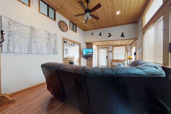 Chalet (2 Bedrooms) | Interior