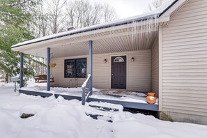 Exterior - Ski, Hike & Ride On-Site: 80-Acre Retreat in Boon (Boon)