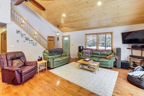 TV, fireplace, books - Ski, Hike & Ride On-Site: 80-Acre Retreat in Boon (Boon)