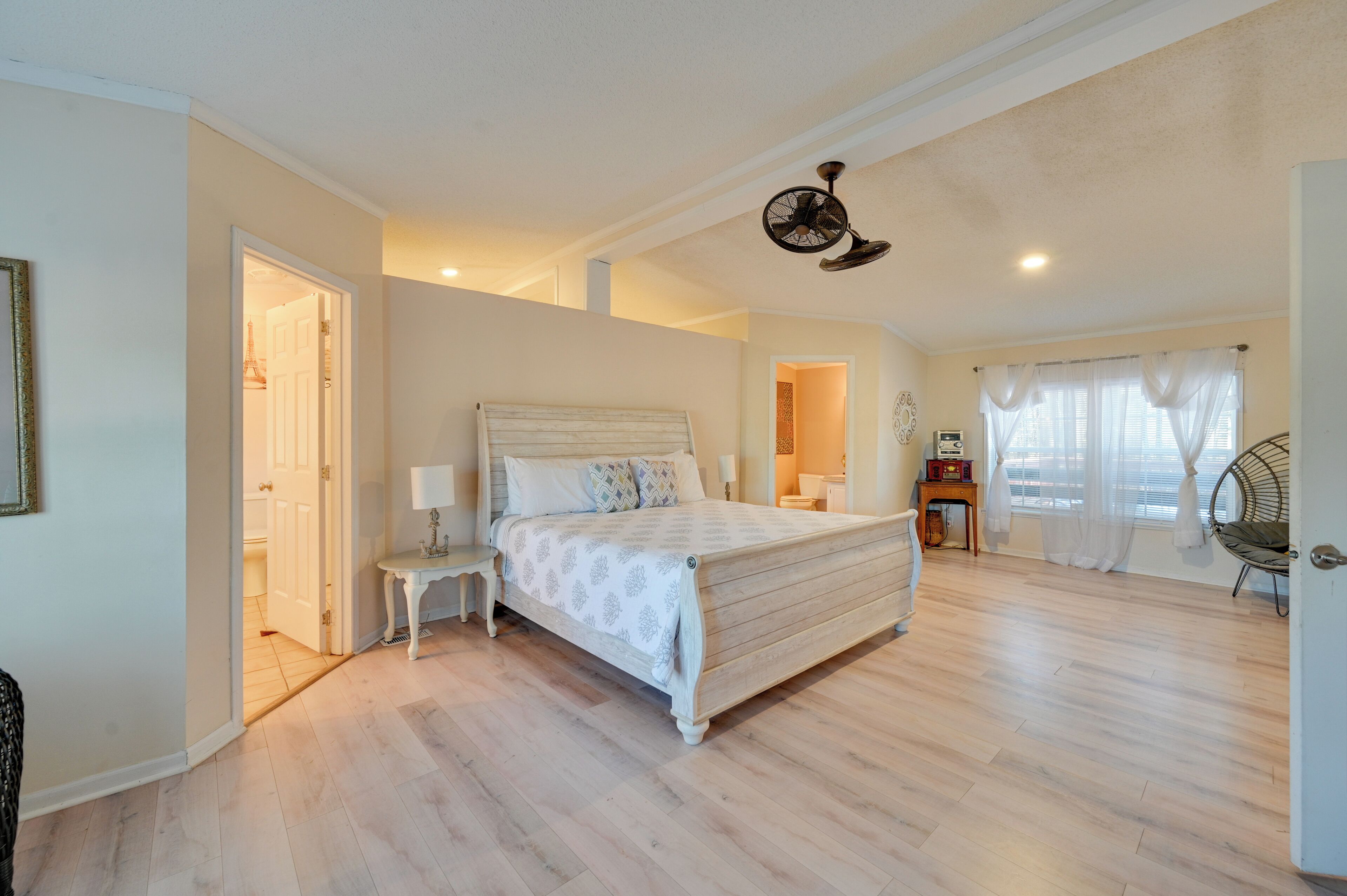 3 bedrooms, iron/ironing board, Internet, bed sheets