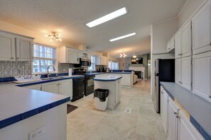 Kaffe- och tebryggare och grytor/köksredskap