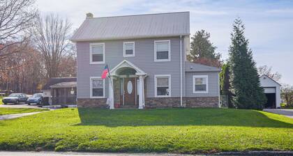 Close to Venues & Fairgrounds! York Area Home