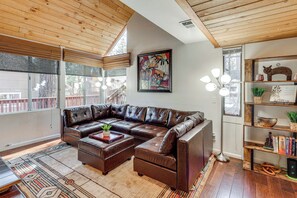 TV, fireplace, books - 5 Mi to Mountain High Resort: Home w/ Gaming Area (Wrightwood)