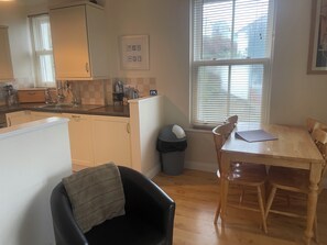 Private kitchen - Best views in Fowey -  2 bed, sleeps 4 with parking, 5 mins from town & beaches (Fowey)