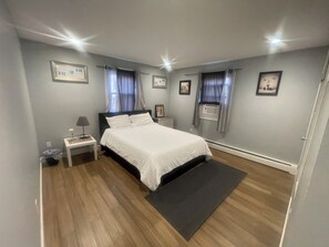 3 habitaciones, tabla de planchar con plancha, wifi y ropa de cama