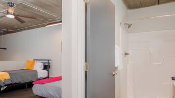 3 soveværelser, skrivebord, strygejern/strygebræt, Wi-Fi