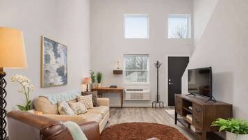 Een televisie en een kantoor