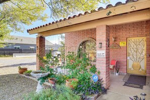 Property grounds - Pet-Friendly Tucson Retreat w/ Kitt Peak Views! (Tucson)