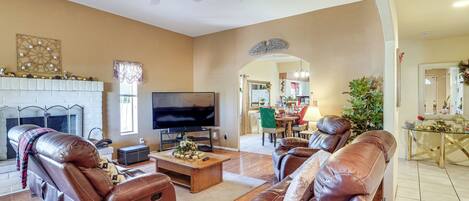 Televisión, chimenea