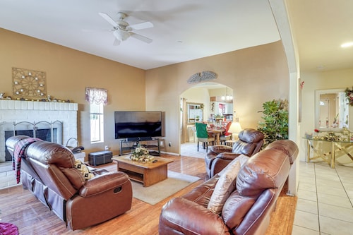 Pet-Friendly Tucson Retreat w/ Kitt Peak Views!