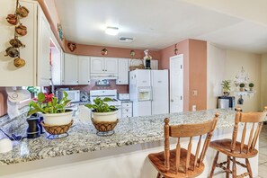 Coffee/tea maker, cookware/dishes/utensils, dining tables - Pet-Friendly Tucson Retreat w/ Kitt Peak Views! (Tucson)
