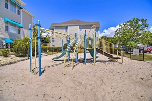 Children’s area - Golf Cart & Pool Access! Condo in Myrtle Beach (Myrtle Beach)