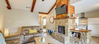 Game Room, Hot Tub! Family Home 5 Mi to SeaWorld