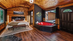 1 bedroom, WiFi (free), bed sheets - Intimate Couples Hideaway  Theater + Hot Tub (Sevierville)