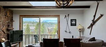 Mountain-View Top-Floor Condo in Winter Park