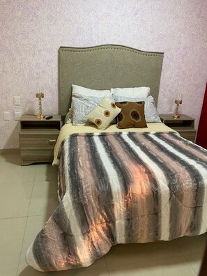 2 bedrooms, iron/ironing board, WiFi, bed sheets - San Juan house (San Juan de los Lagos)