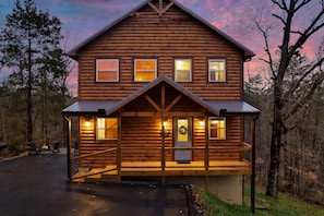Exterior - Dollywood Area Cabin - Hot Tub, Game Room, Fire Pit - King En-Suite, Queen Bunks (Sevierville)