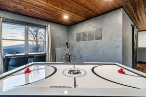 Games room - Luxe Romantic Cabin w/ Theater, Sauna & Mtn Views! (Gatlinburg)