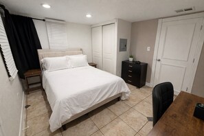 2 Schlafzimmer, Schreibtisch, Bügeleisen/Bügelbrett, kostenloses WLAN