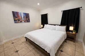 2 Schlafzimmer, Schreibtisch, Bügeleisen/Bügelbrett, kostenloses WLAN