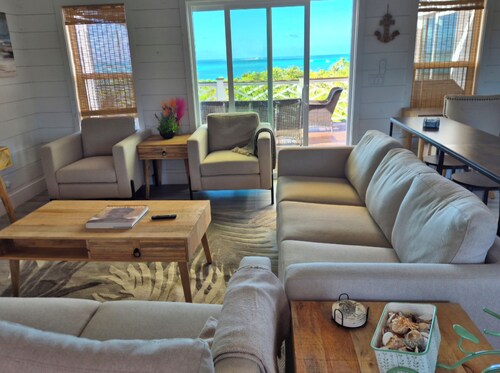 Charming 4-bedroom house with a relaxing view of the Sea of abaco.
Hope Town
