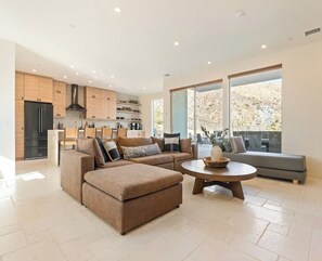 Living area - Stardust Luxe - Modern Desert Retreat - Heated Pool, Spa & Firepit (Yucca Valley)