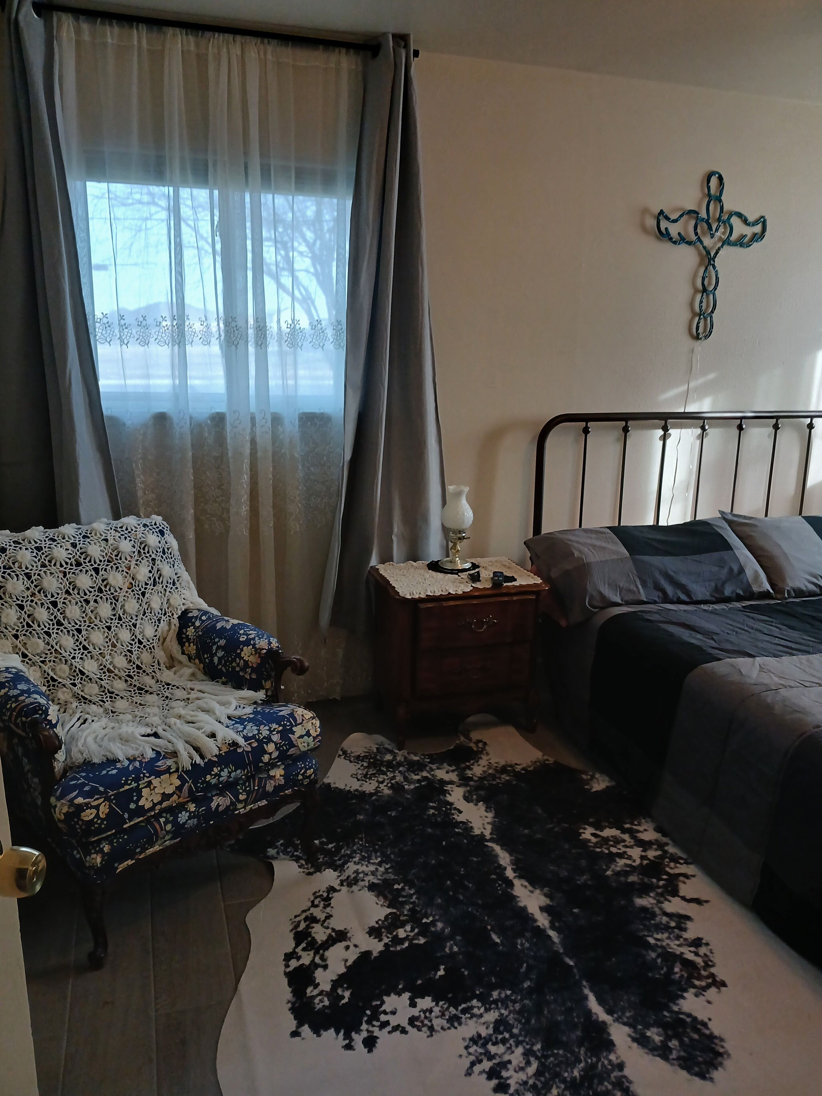 3 bedrooms, bed sheets