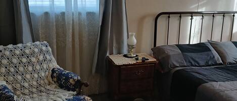 3 bedrooms, bed sheets