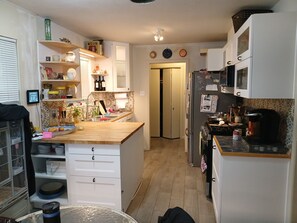 Private kitchen - Cute 3 BR- Great for families/kids/pets! (Killeen)