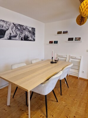 Dining - Haus Fuchsbau, family time and focus in the countryside, dogs welcome (Kurtscheid)