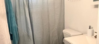 Studio with AC in vibrant Ponce near beach, downtown, airport and highway.