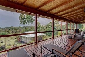 Terrace/patio - Lovely 2-bedroom house in Pāhoa perfect for a relaxing getaway (Pāhoa)