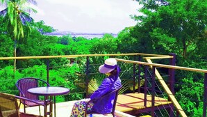 Property grounds - Jasmine Seaview 'A1' Friendly Guesthouse (Tambon Rawai)