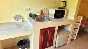 Private kitchen - Jasmine Seaview 'A1' Friendly Guesthouse (Tambon Rawai)