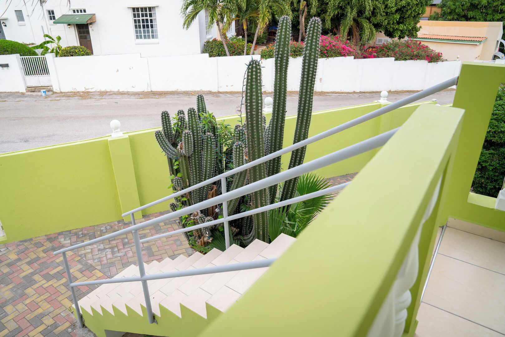 Handrails in stairways