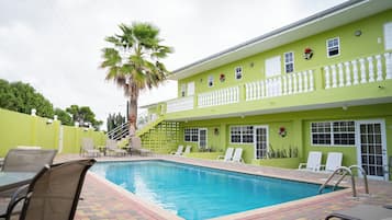 Outdoor pool, sun loungers
