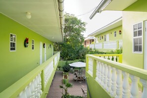 Standard-Apartment, Gartenblick | Speisen im Freien