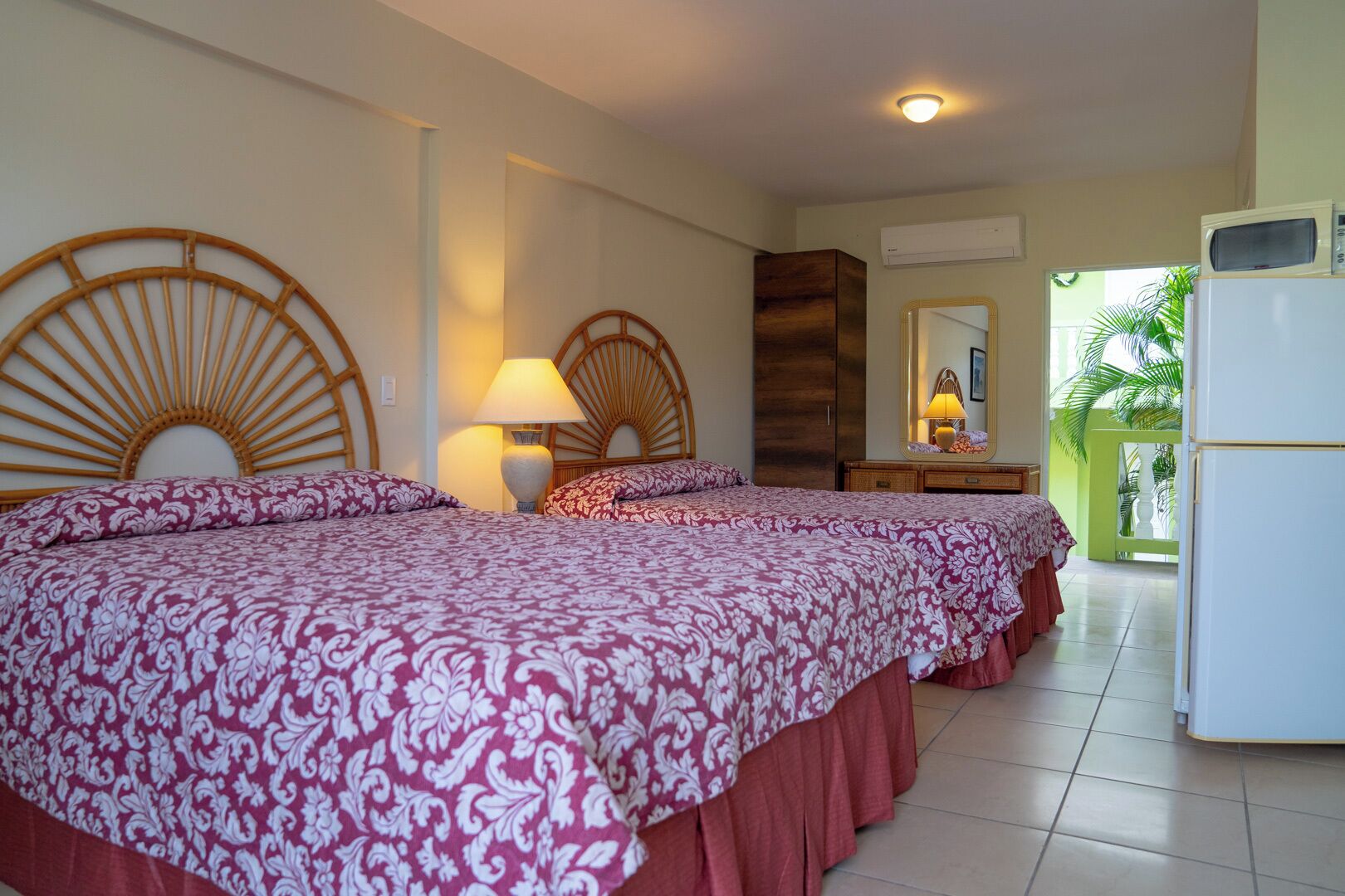 Laptop workspace, iron/ironing board, free WiFi, bed sheets