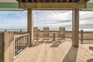 Terrace/patio - Beachfront | Luxury | Stunning Views | Fenced Yard (Crystal Beach)