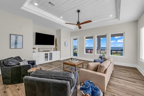 Smart TV, books - Elevator | Stunning Views | Media Room | Sleeps 12 (Crystal Beach)