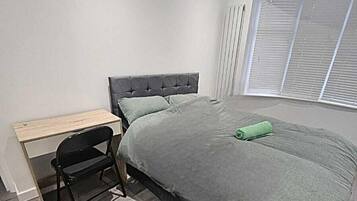 6 bedrooms, free WiFi, bed sheets