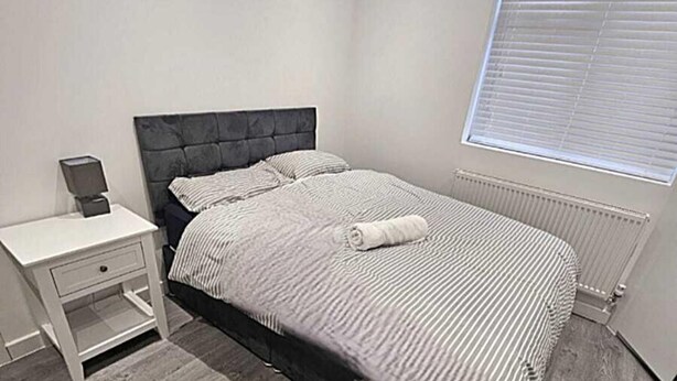 6 bedrooms, free WiFi, bed sheets - House - Sleeps 12 - Grove Park Station 8min Walk (London)