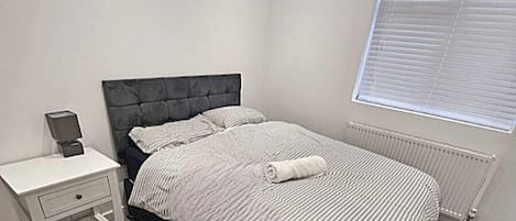 6 bedrooms, WiFi (free), bed sheets