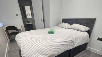 6 bedrooms, free WiFi, bed sheets